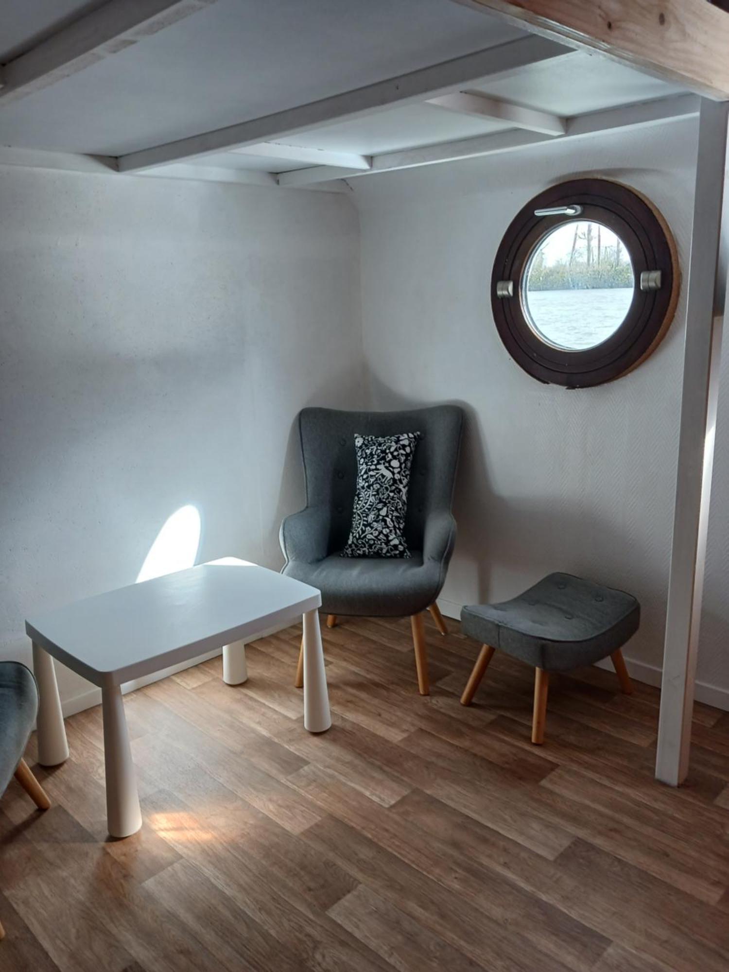 Chambre Sur L'Eau - Peniche La Diva Conflans-Sainte-Honorine Extérieur photo